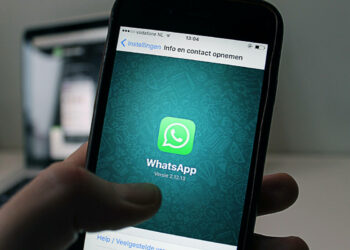 WhatsApp Web, 4 trucchi per leggere i messaggi nascosti.