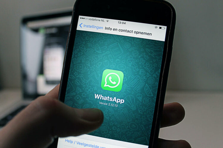 WhatsApp Web, 4 trucchi per leggere i messaggi nascosti.