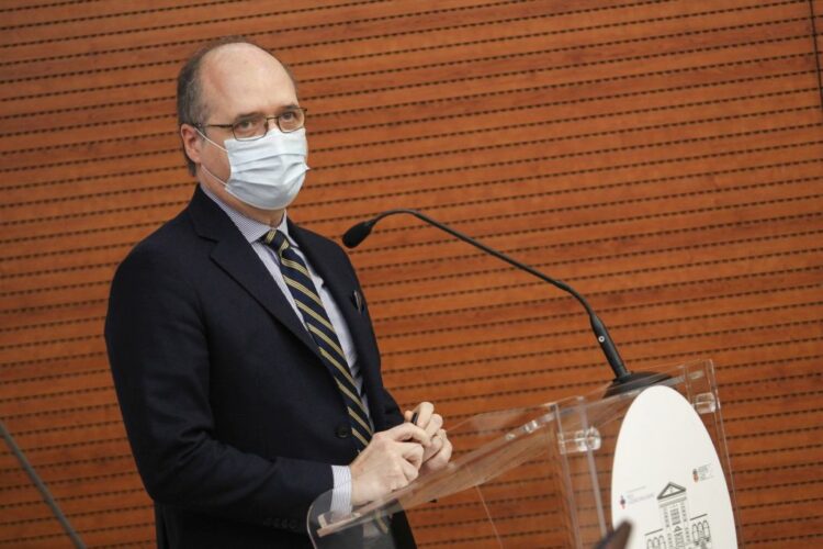 Vaccino Covid: Sputnik ottimo, per via libera aspettiamo UE