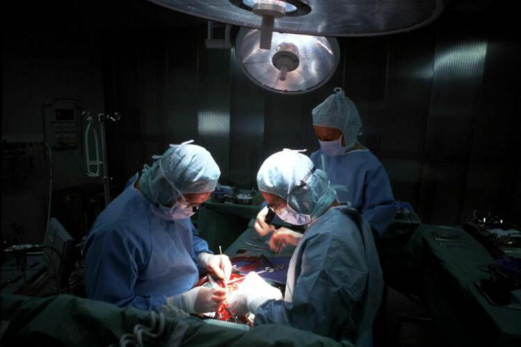 Tumore grande come un foglio A4: intervento record a Roma