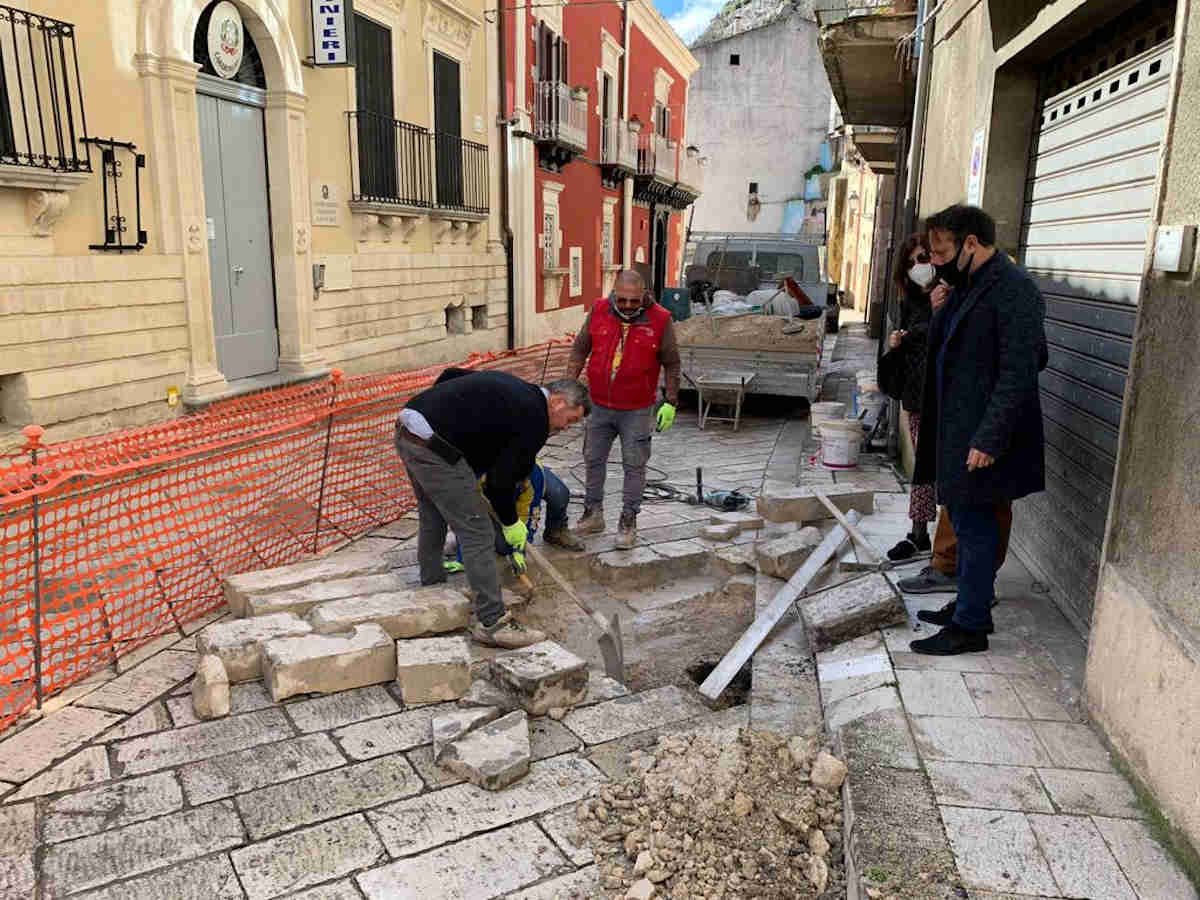 Ragusa Ibla, lavori di manutenzione della strada