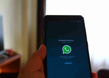 WhatsApp, nuovo trucco spia gratuito per spiare chat