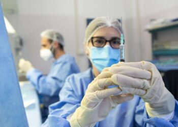 Da Aifa stop a un lotto del vaccino AstraZeneca