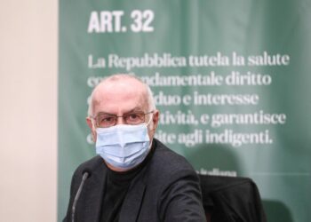 Vaccini, Rezza: Giusto fare accertamenti su AstraZeneca