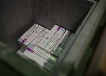 Vaccini, consegnate oggi oltre 270 mila dosi di AstraZeneca