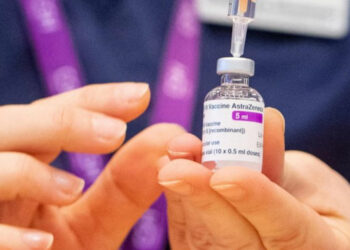 Astrazeneca, vaccino sospeso in tutta Italia in via precauzionale