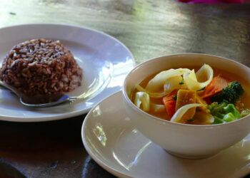 Dieta del riso rosso per dimagrire e contro colesterolo alto