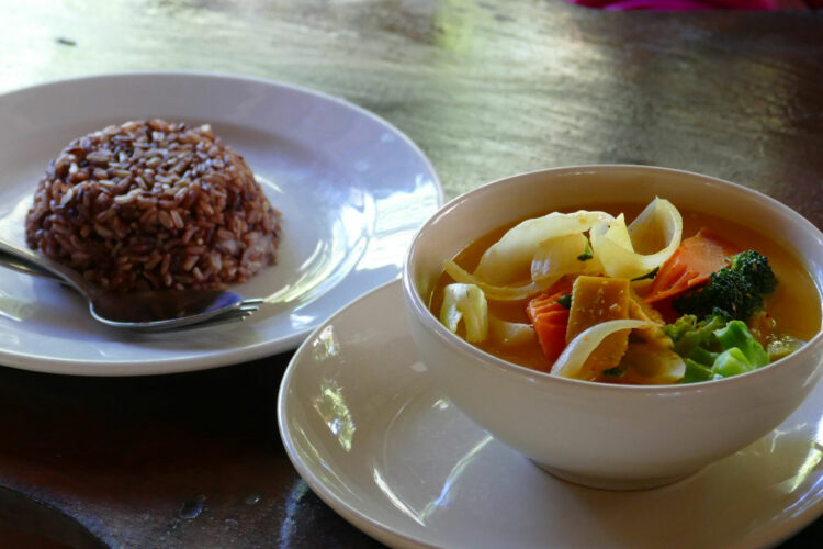 Dieta del riso rosso per dimagrire e contro colesterolo alto