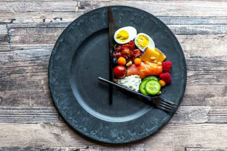 Digiuno intermittente dieta: come funziona per dimagrire