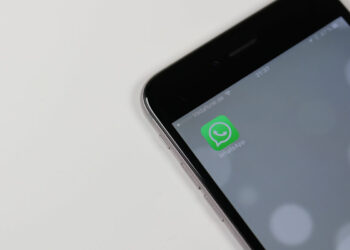 WhatsApp: attento se hai questa App sul cellulare ti spiano