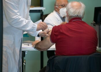 1,5 milioni di vaccini Pfizer in distribuzione entro domani