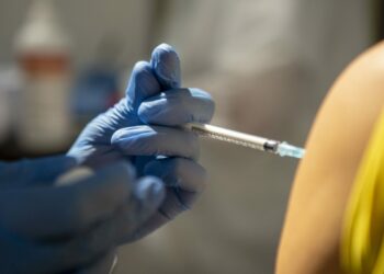 AstraZeneca, ministero Salute: Raccomandato l'uso per over 60