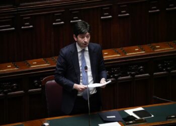 Speranza: Sul vaccino J&J valuteremo, ma penso vada usato