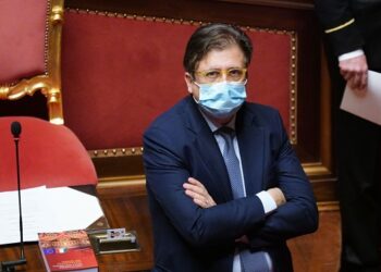 Sileri: Riaperture irreversibili ma presto per togliere coprifuoco