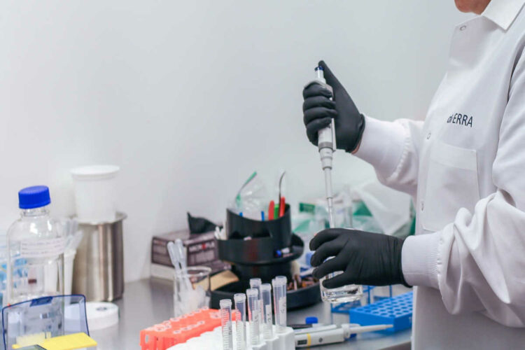 Tumore colon e microbiota intestinale: scoperto batterio metastasi fegato