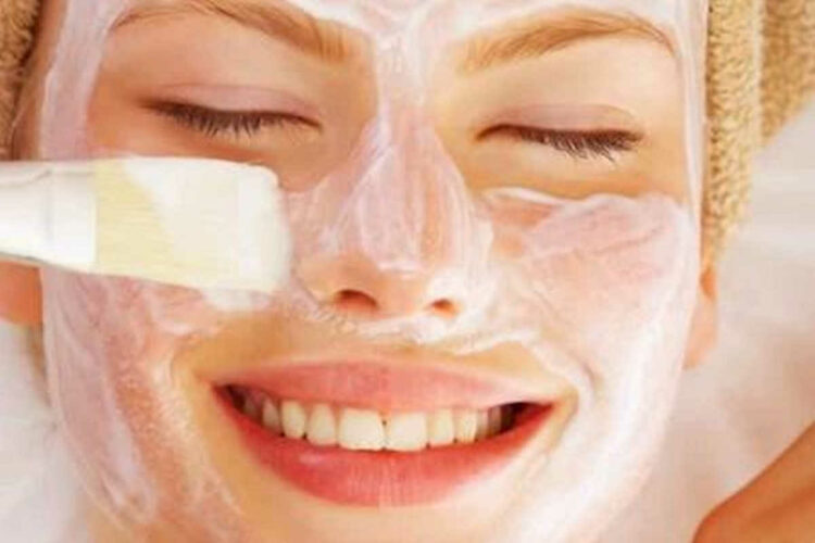 Yogurt, maschera di bellezza viso anti età fatta in casa