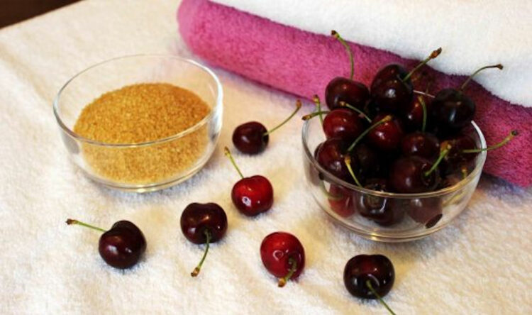 Ciliegie per maschera di bellezza viso: 3 ricette