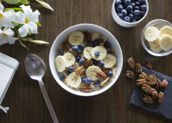 Dieta intermittente 16/8 per dimagrire subito: ecco cosa mangiare e quando