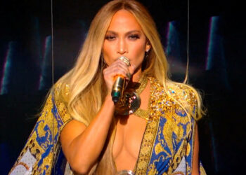 Dieta iper controllata di Jennifer Lopez: cosa mangia ogni giorno