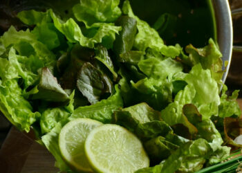 Lattuga nella dieta per dimagrire: fa bene e smorza la fame