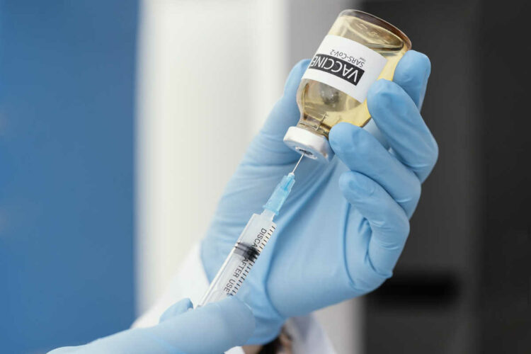 Vaccino Covid: è possibile contagiarsi dopo la somministrazione?
