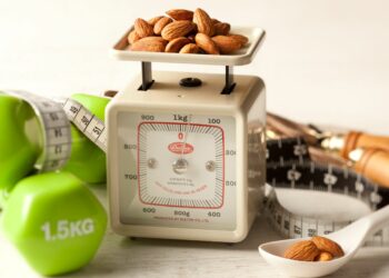 Diete estive, le mandorle alleate della linea