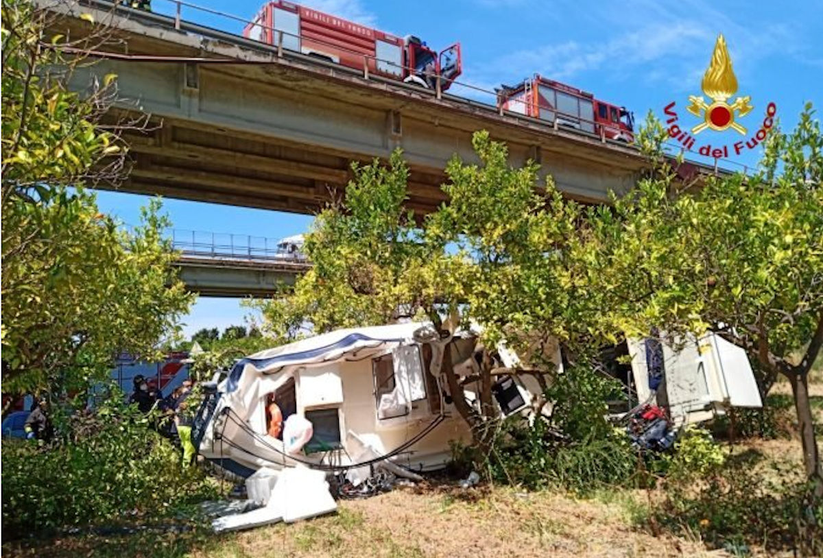 Auto giù da viadotto: muore il commercialista Santi Castorina