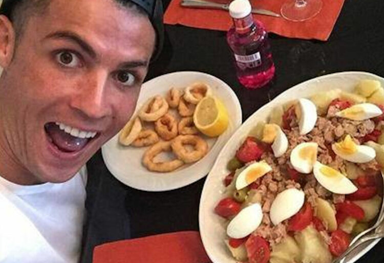 Dieta Ronaldo, cosa mangia il campione portoghese per avere un fisico bestiale