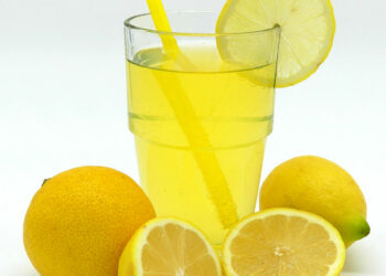 Dieta del succo di limone, depurativa e drenante: come funziona