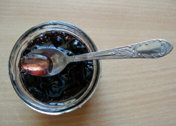 La fantastica maschera alla ciliegia e miele per la pelle del viso