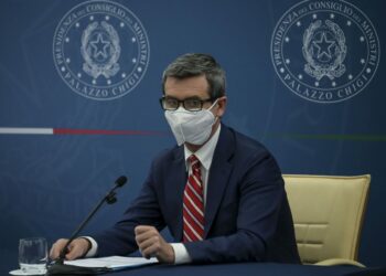 Lavoro, Orlando: Sanzioni alle multinazionali in fuga