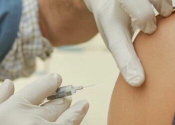 Vaccino, Aifa approva Moderna per la fascia di età 12-17