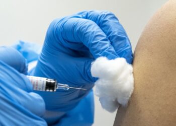 Indagine SWG, 8 italiani su 10 cercano maggiori info sui vaccini