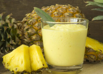 Centrifugato di ananas contro pancia gonfia e cellulite