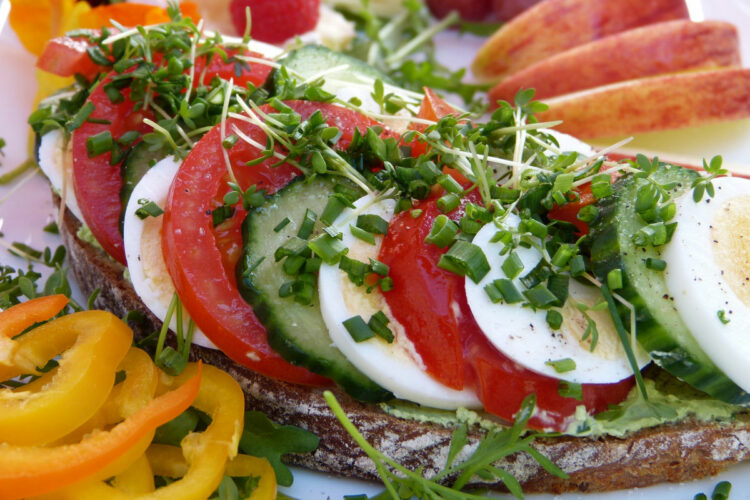 Cosa mangiare per perdere 5 kg in 7 giorni: ecco la dieta settimanale