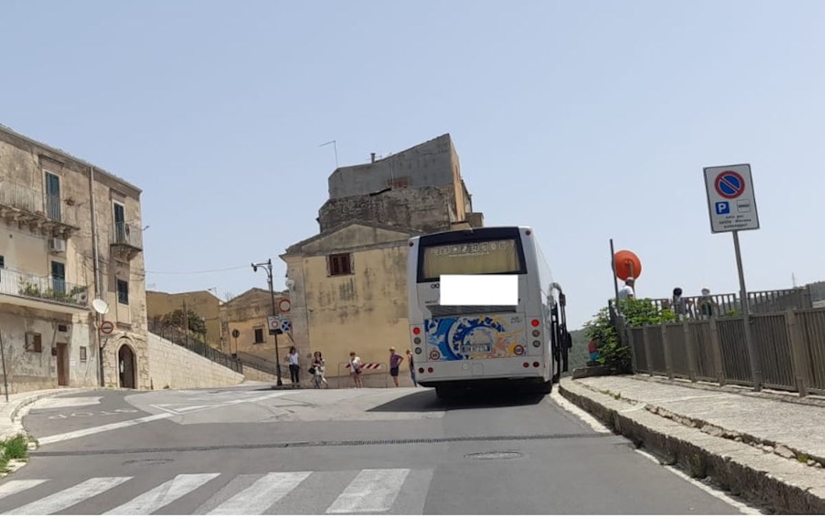 Ragusa Ibla, Comibleo circolazione bus turistici poco sicura