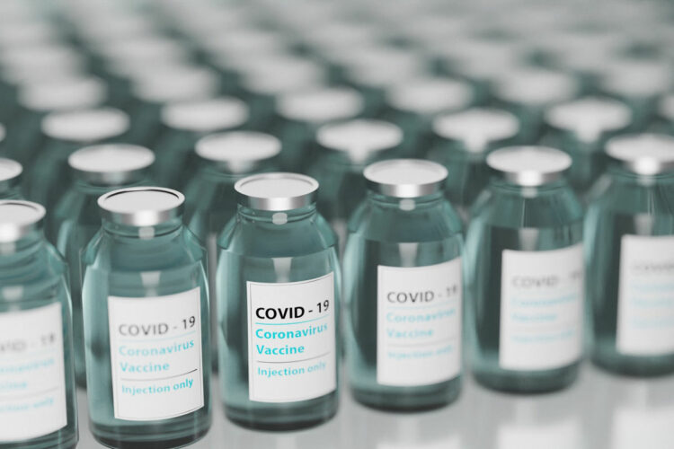Guariti Covid e vaccino: ecco cosa devono fare