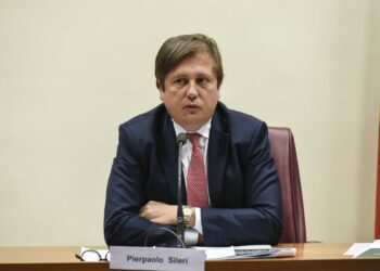 Covid, Sileri: Quarta ondata iniziata, importante vaccinare over 50