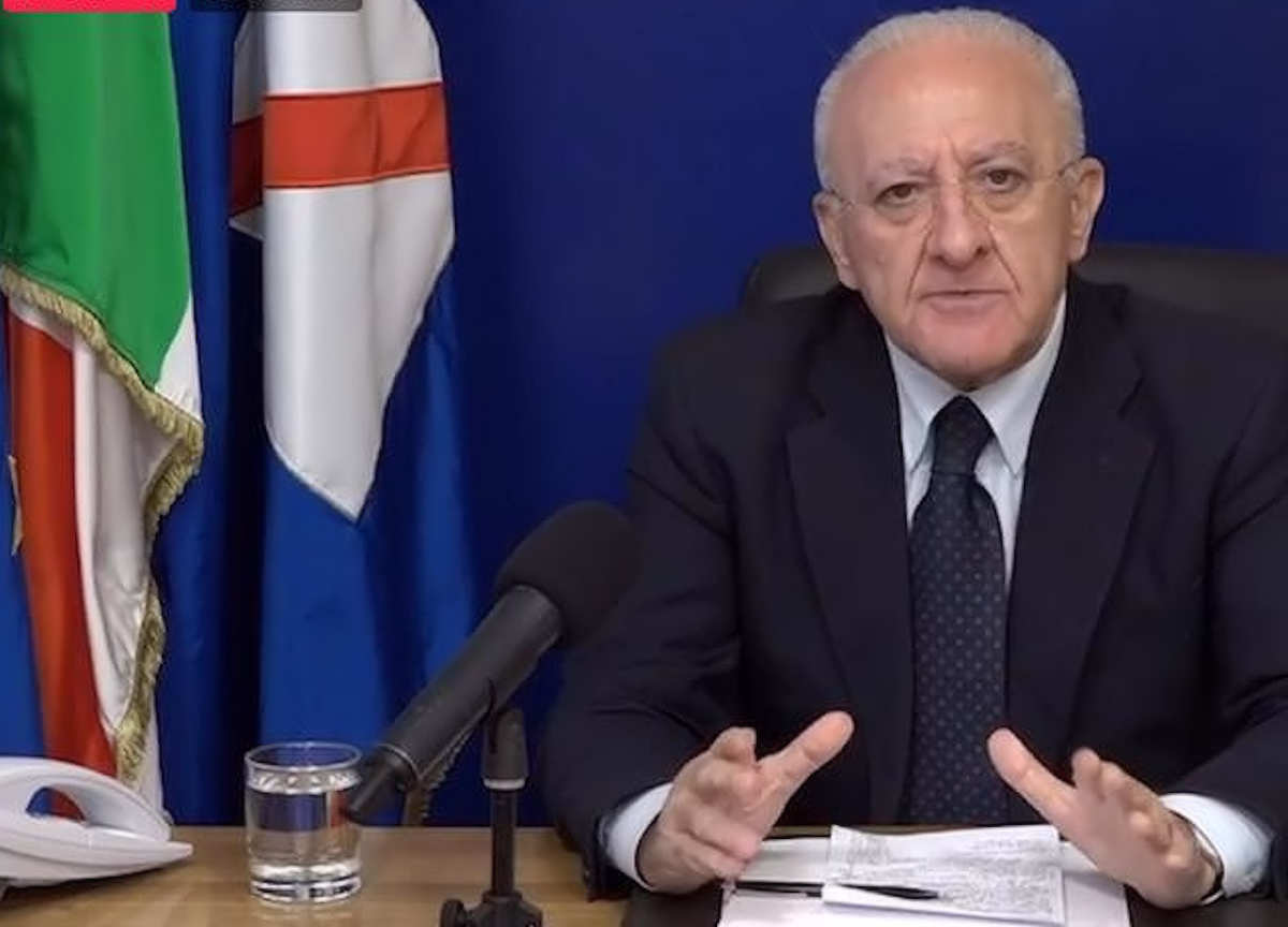 Ddl Zan, De Luca: giornata contro omotransfobia? “Andate al diavolo”