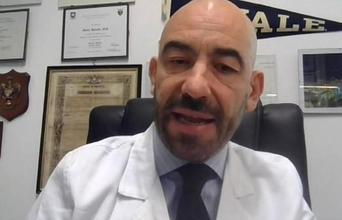 In Sicilia troppi positivi Covid, Bassetti: fate entrare solo i vaccinati