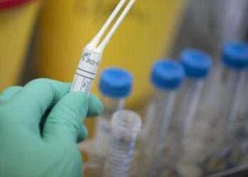 Sintomi Covid, variante Delta raddoppia ricoveri rispetto a variante Alfa