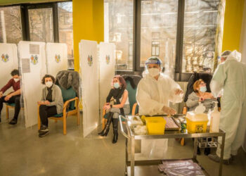 Variante Delta Covid, quanto contagiano i vaccinati?