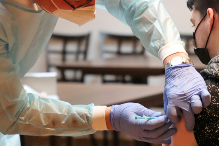 Variante Delta Covid, Ema: le ultime su efficacia vaccino