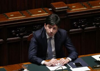Vaccino, ministro Speranza: La terza dose ci sarà