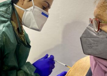 Vaccino, il 20 settembre al via la terza dose per i fragili