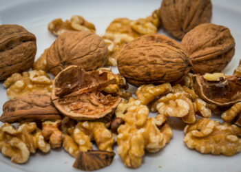 Alimentazione: è vero che le noci abbassano il colesterolo cattivo?