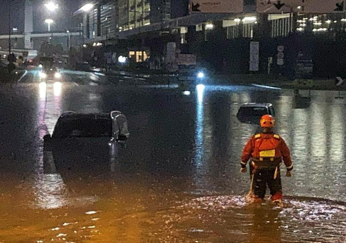 Violento nubifragio a Malpensa, aeroporto chiuso per 2 ore salvate 10 persone
