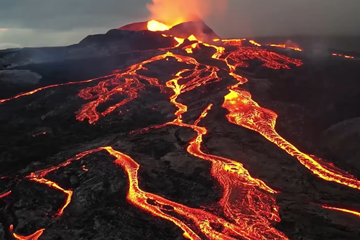 Islanda, le fantastiche immagini sul vulcano VIDEO