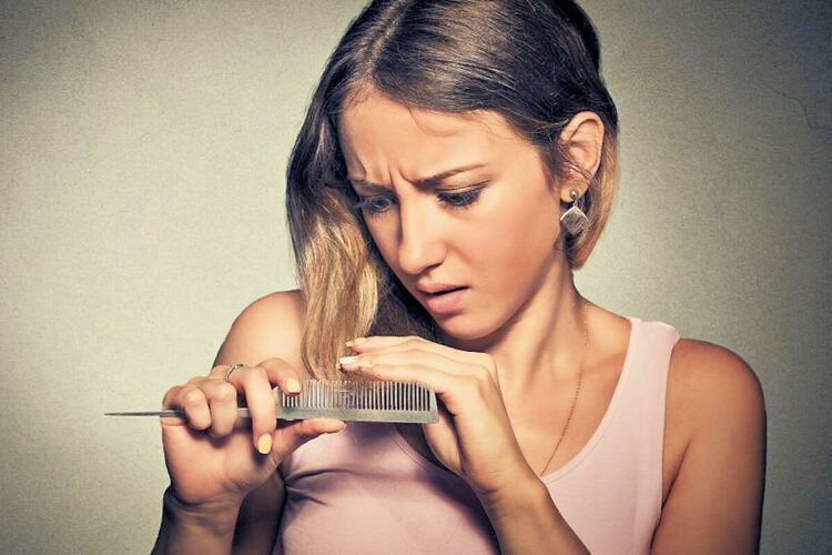 Caduta dei capelli in autunno, cosa fare per trattarli