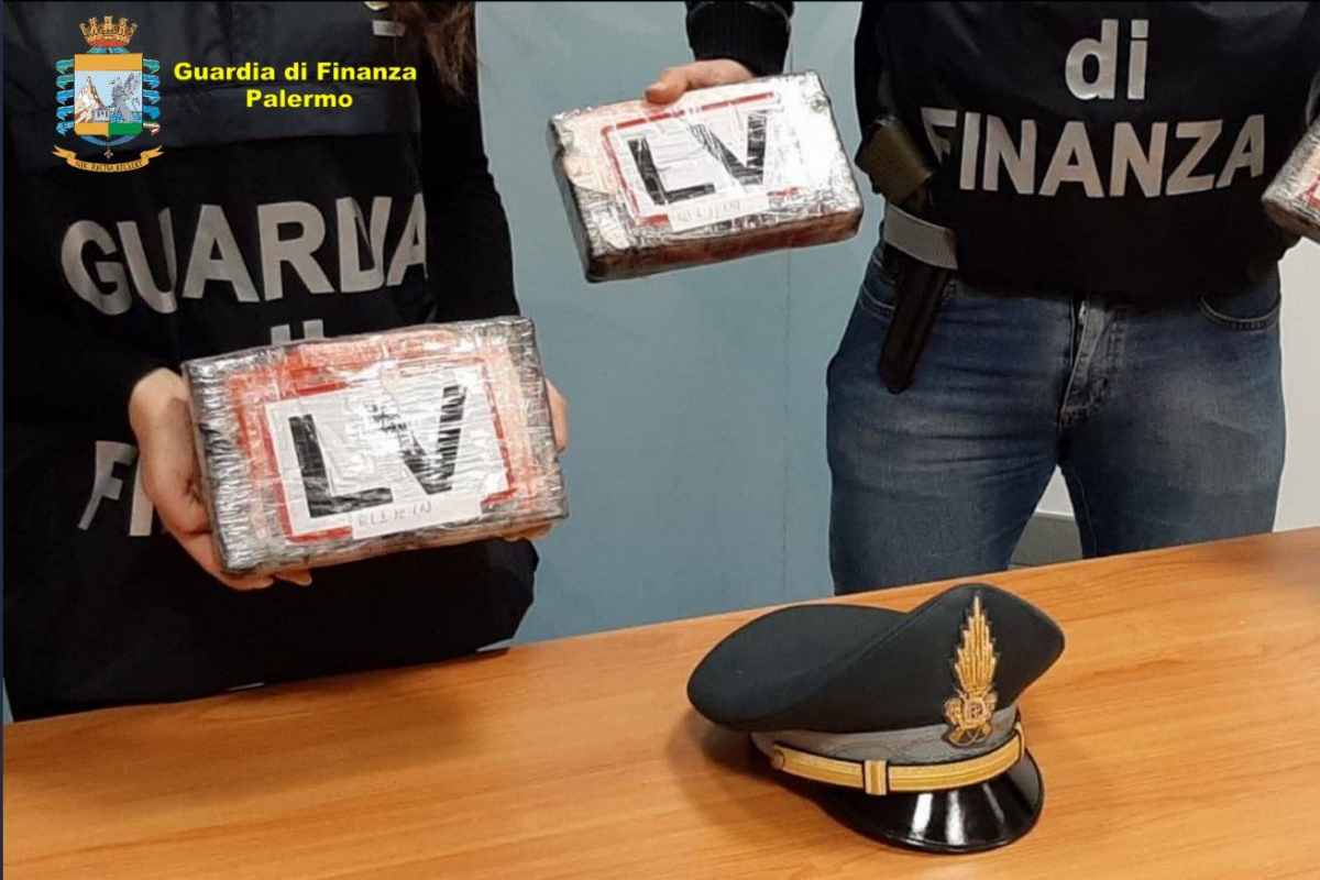 Gdf Palermo sequestra 3,5 kg di cocaina VIDEO